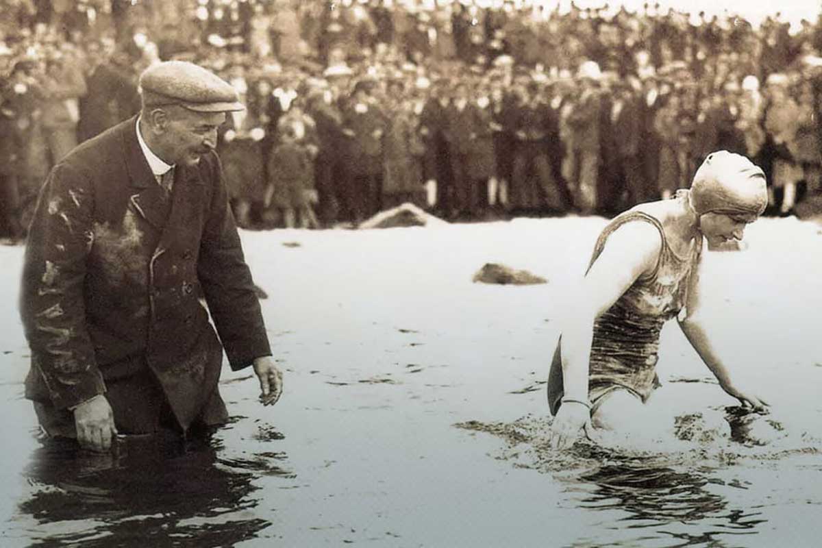 In 1927 a Rolex Oyster crossed the English Channel, worn by a young English swimmer named Mercedes Gleitze. The swim lasted over 10 hours and the watch remained in perfect working order at the end of it