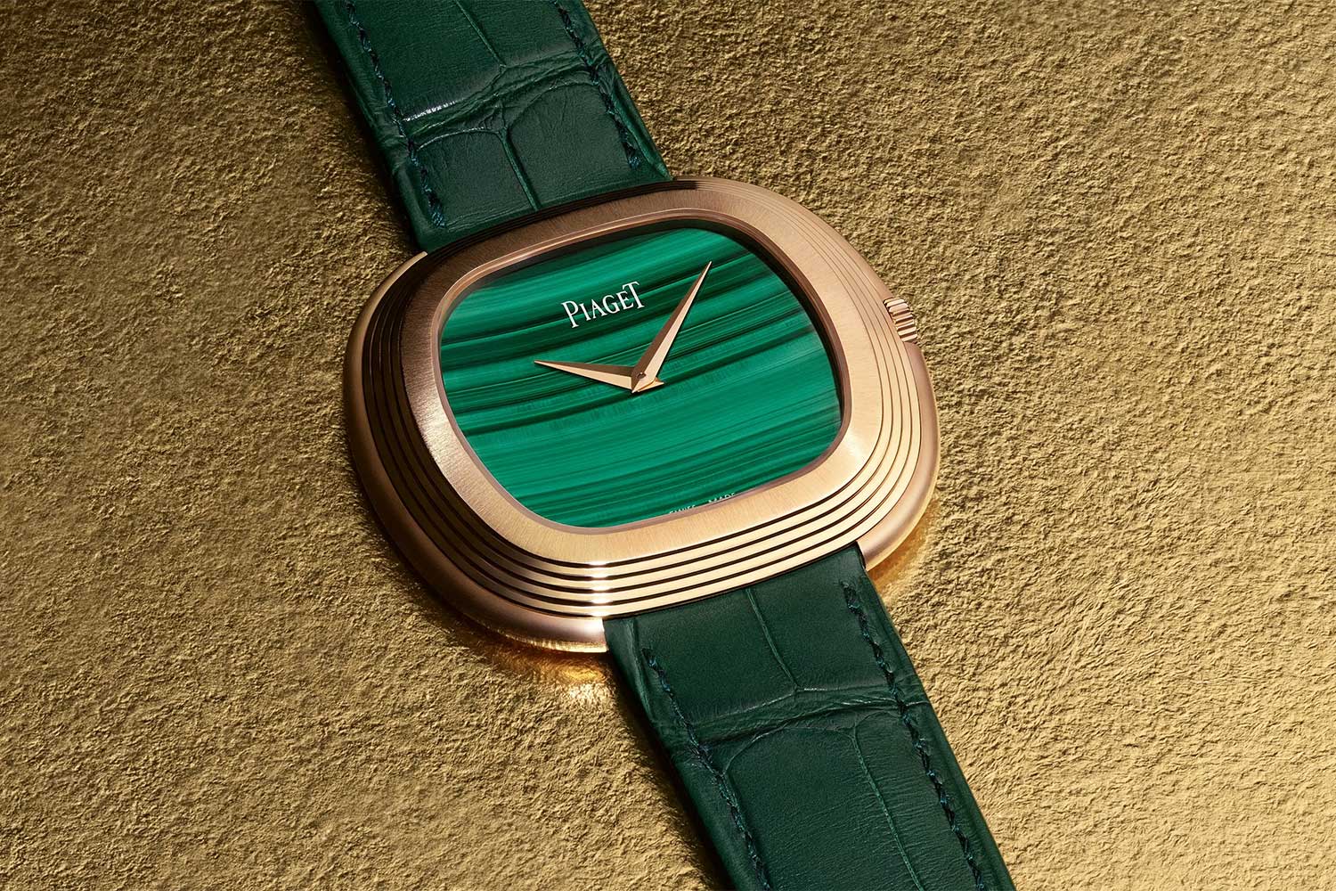Continuing celebrations of Piaget’s 150th anniversary in 2024, the Black Tie Andy Warhol is cased in rose gold framing a malachite dial