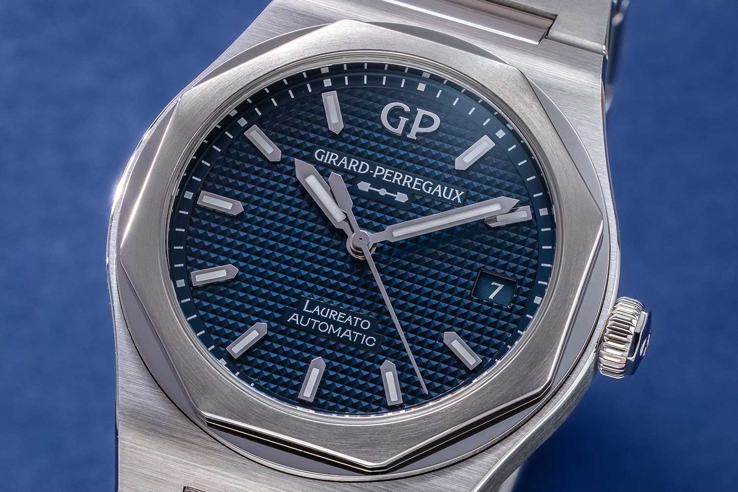 Girard-Perregaux Laureato
