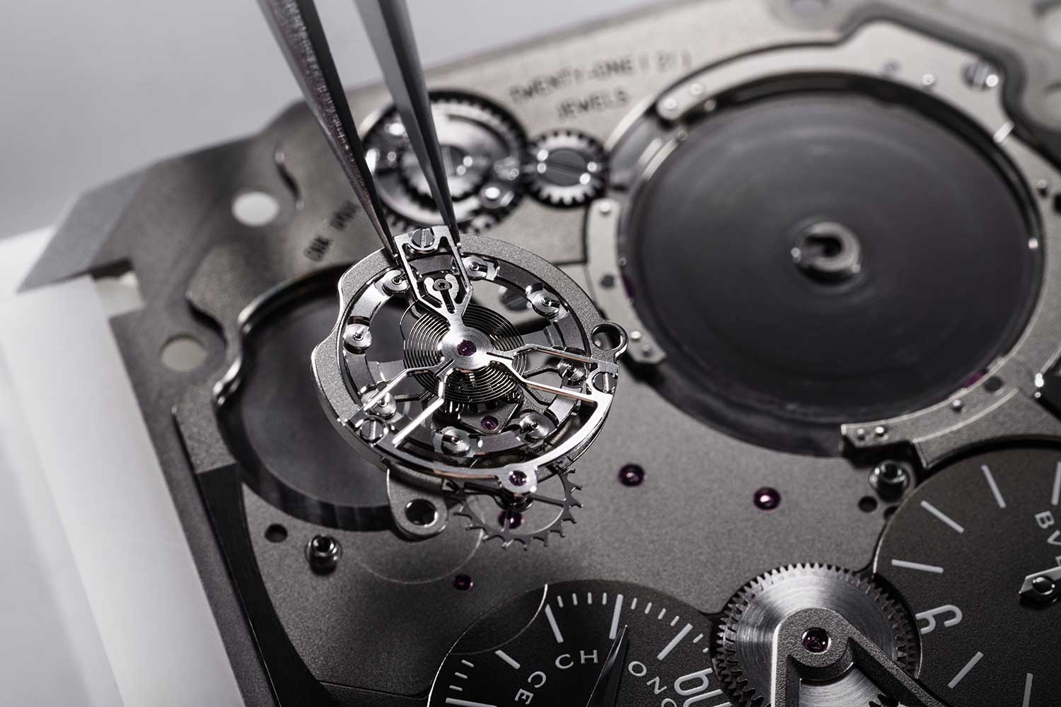 The Octo Finissimo Ultra COSC’s balance assembly with upper and lower bridges designed as a shock-absorption system